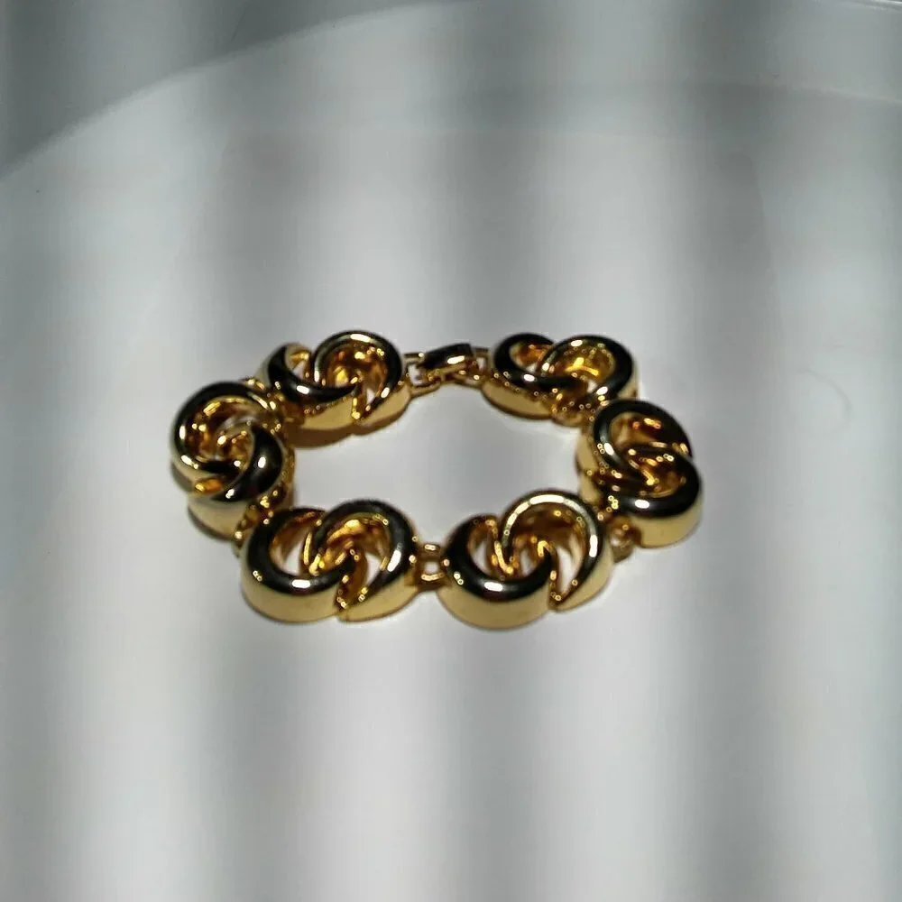 N/A women`s gold